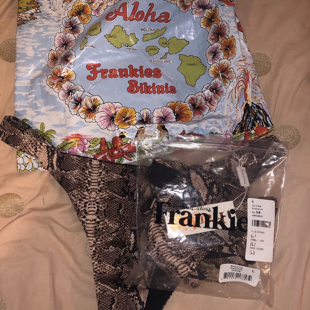 Frankie’s Bikinis 👙 Stormy Top & Bottom - Picture 6 of 8
